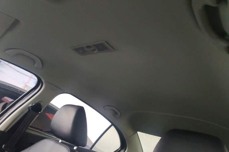 Used Volkswagen Lavida 2013 Revised Classic 1.6L Automatic Fashion Edition