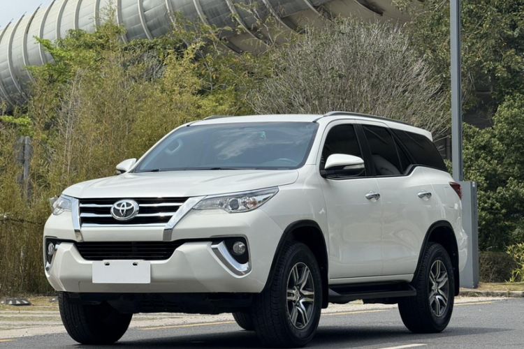 Used Toyota Fortuner 2016 2.7L Middle East Version Exterior 9