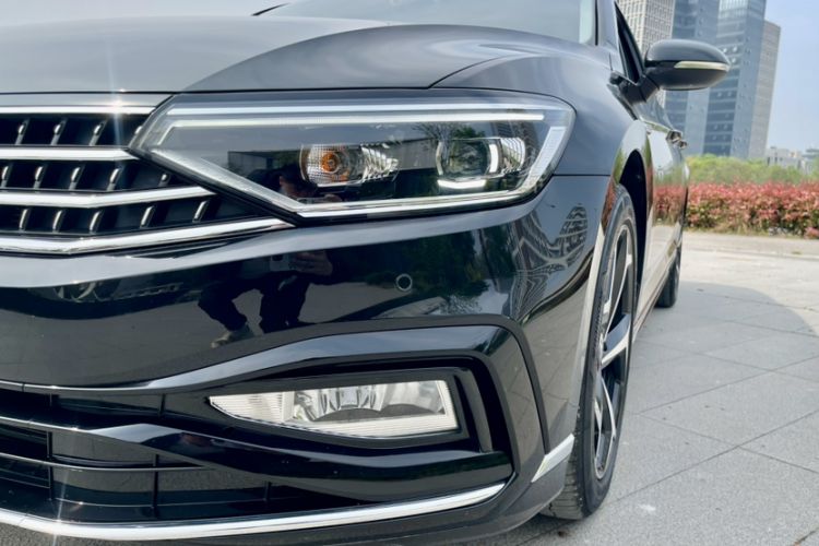 Used Volkswagen Magotan 2023 2 Million Units Commemorative Edition 330TSI DSG Luxury Version Exterior 6