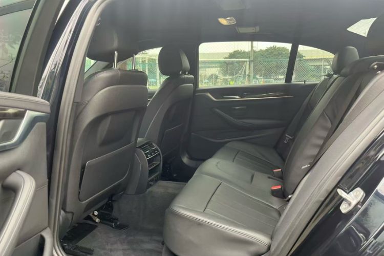 Used BMW 5 Series 2018 525Li M Sport Package Interior 3