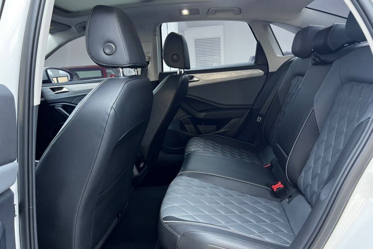 Used Volkswagen Sagitar 2023 300TSI DSG Excellence Edition Interior 12