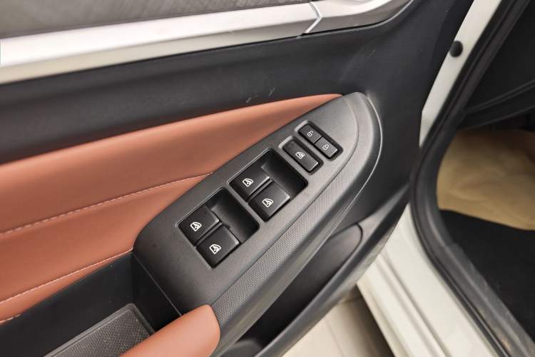 Used Changan Eado 2023 Changan Edition PLUS Blue Whale NE 1.4T GDI DCT Prestige Version
