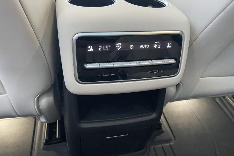 Used Li Auto L8 2023 Pro Model
