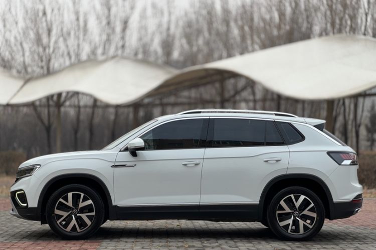 Used Volkswagen Tayron 2023 300TSI Two-Wheel-Drive Luxury Plus Advanced Edition
