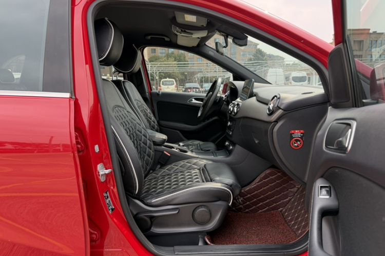 Used Mercedes-Benz B-Class 2017 B 180 Interior 5