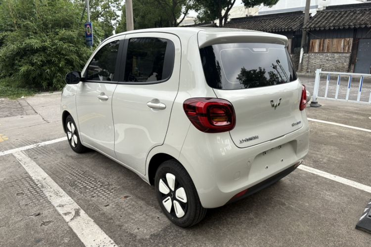 Used Wuling Hongguang MINIEV 2025 Four-Door Version Advanced Edition Exterior 3
