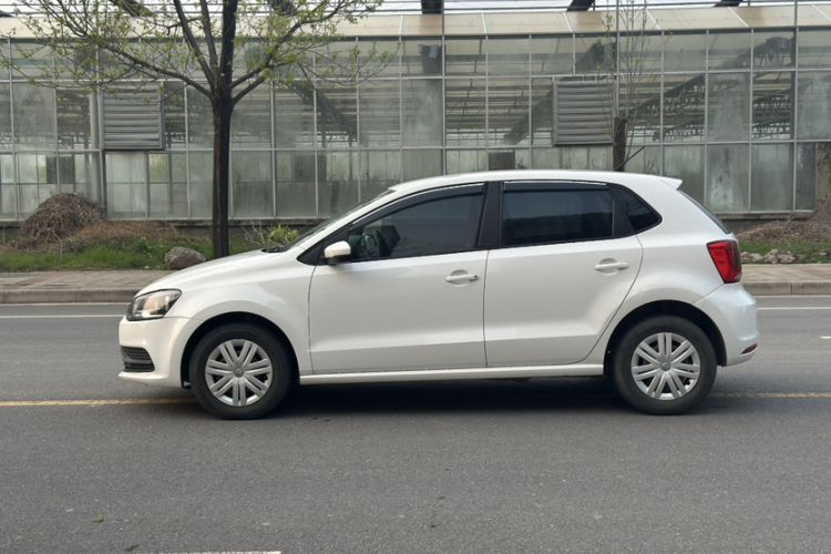 Used Volkswagen Polo 2016 1.4L Manual Fashion Model