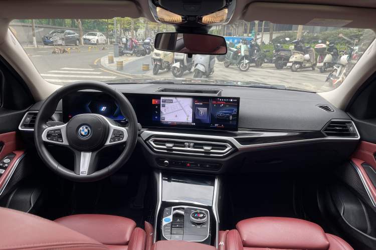 Used BMW i3 2024 eDrive 35 L
