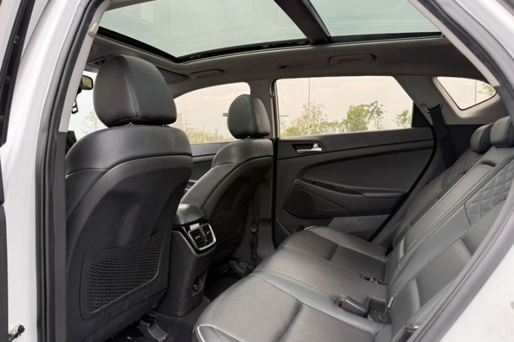 Used Hyundai Tucson 2019 280TGDi Dual-Clutch Two-Wheel Drive Fashion Edition China VI Standard
