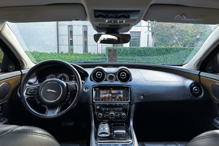 Used Jaguar XJ 2018 XJL 3.0 SC Two-Wheel-Drive Elegant Business Edition
