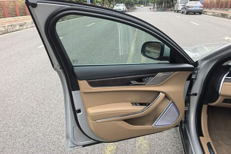 Used Jaguar XFL 2024 2.0T P250 Two-Wheel Drive Prestige Luxury Edition