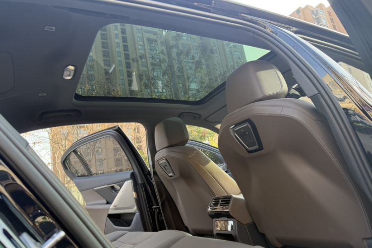 Used BMW 5 Series 2024 525Li Luxury Package
