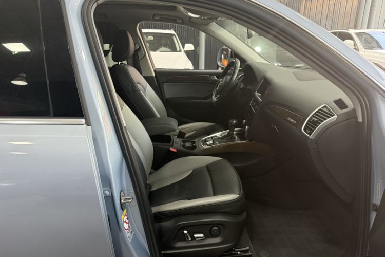 Used Audi Q5 2017 Plus 40 TFSI Comfort Model