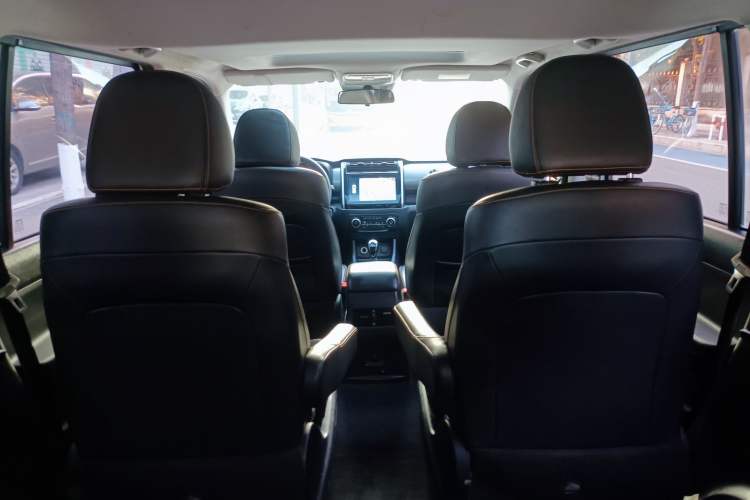 Used CHANGAN OSHAN X70A 2018 1.5L Manual Luxury Model
