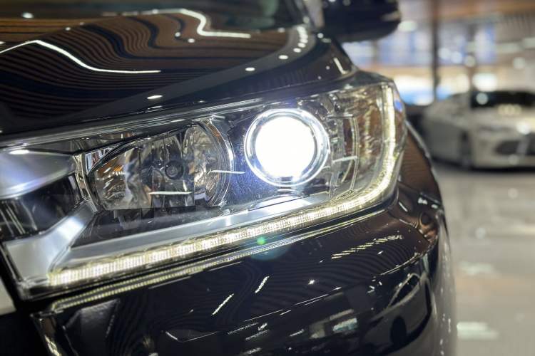 Used Toyota Highlander 2018 2.0T Four-Wheel Drive Luxury Edition 7 Seats China V Emission Standard Exterior 8