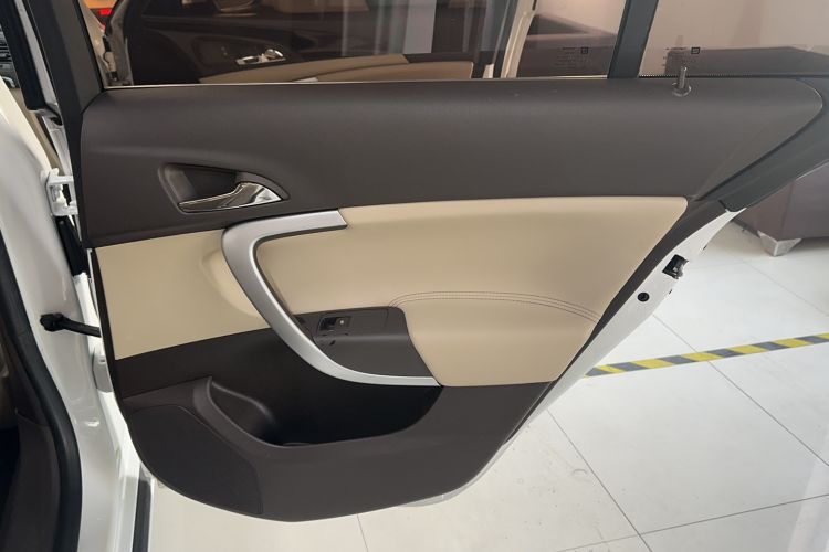 Used Buick Regal 2015 2.0L Leading Fashion Edition