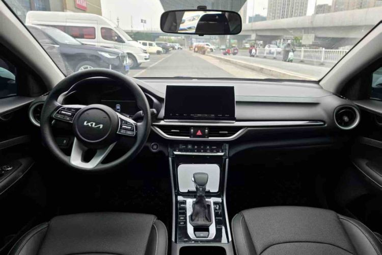 Used Kia K3 2021 Revised 1.5L CVT Fashion Edition Interior 5