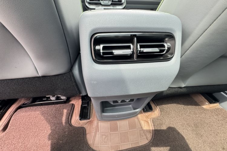 Used BAIC Off-Road BJ40 2024 2.0T All-New Urban Hunter Edition Chivalrous Style