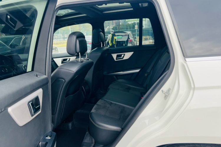 Used Mercedes-Benz GLK-Class 2015 GLK 300 4MATIC Fashion Edition Ultimate Version Interior 8