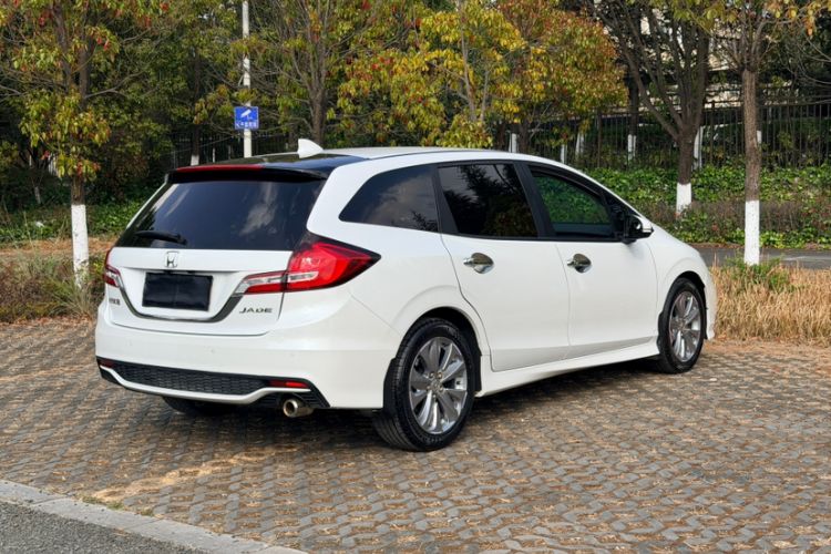 Used Honda Jade 2017 1.8L automatic Comfort version 5 seats Exterior 4