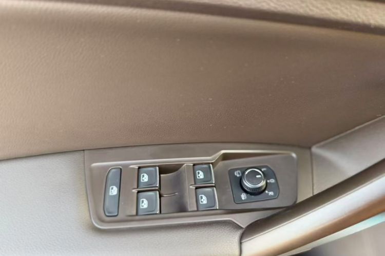 Used Volkswagen Tiguan L 2019 280TSI Automatic Two-Wheel Drive Panoramic Comfort Edition China V Standard
