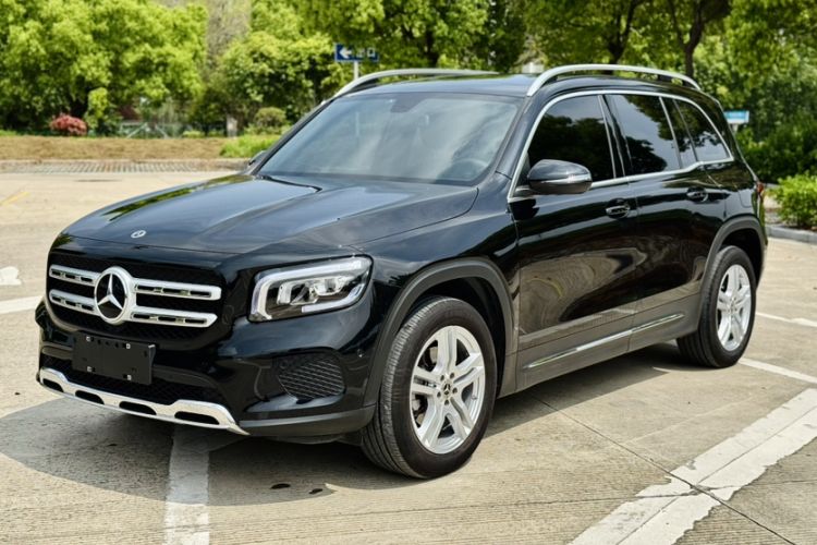 Used Mercedes-Benz GLB 2022 Second Facelift GLB 200 Fashion Edition Front Left 45 Deg