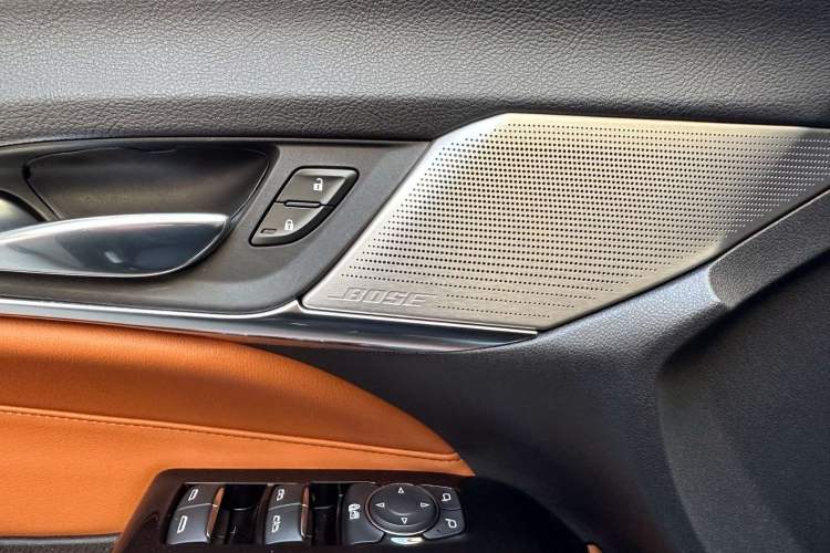 Used Cadillac CT4 2021 28T Luxury Model Interior 9