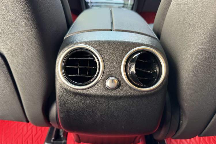 Used Mercedes-Benz GLC Coupe 2020 GLC 260 4MATIC Coupe SUV Interior 9