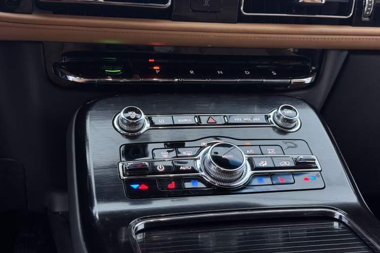 Used Lincoln Nautilus 2021 2.7T Four-Wheel-Drive Presidential Edition Interior 2