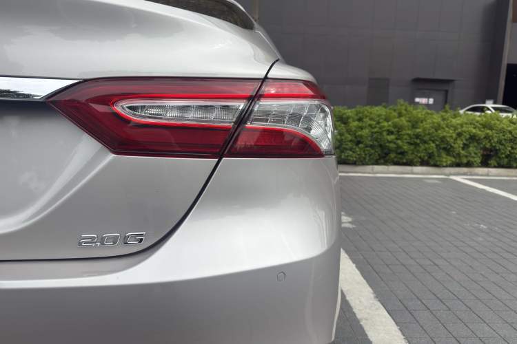 Used Toyota Camry 2021 2.0G Luxury Edition
