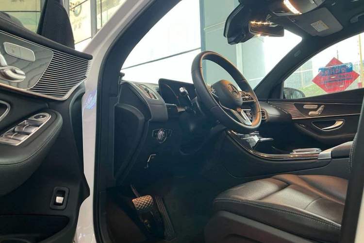 Used Mercedes-Benz EQC 2021 EQC 400 4MATIC Interior 6