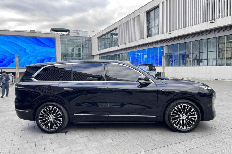 Used Deepal S09 2025 Four-Wheel Drive Ultra+ Custom Edition
