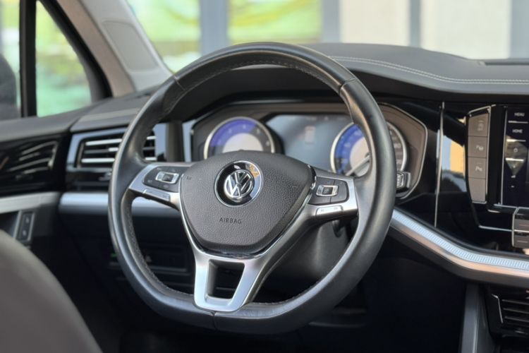 Used Volkswagen Touareg 2019 2.0 TSI Flagship Edition China VI
