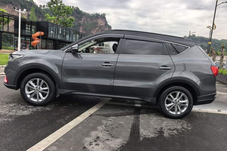 Used Dongfeng Fengon 580 2021 Revised ☆ Star Edition 1.8L Manual Elite Version Exterior 4