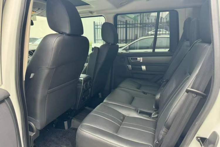 Used Land Rover Discovery 2016 3.0 SC Obsidian Black Heritage Edition HSE