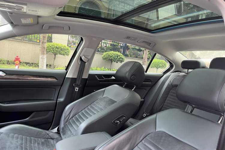 Used Volkswagen Magotan 2017 380TSI DSG Luxury Model Interior 10