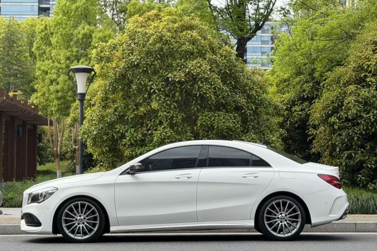 Used Mercedes-Benz CLA 2018 CLA 220 4MATIC Exterior 3