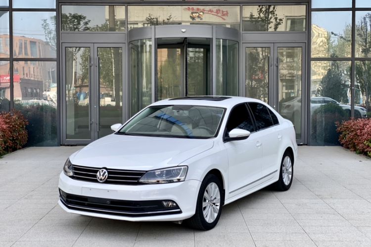 Used Volkswagen Sagitar 2015 1.6L Manual Comfort Model Left Front Headlight