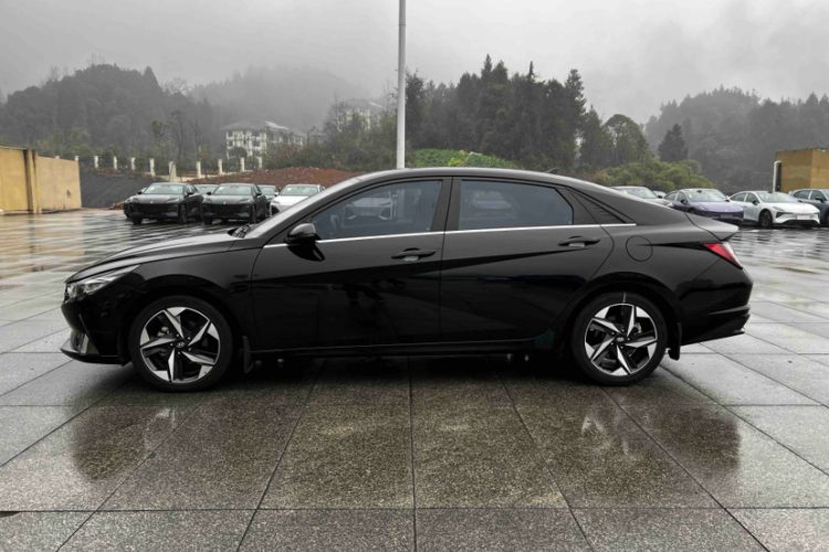 Used Hyundai Elantra 2021 1.5L CVT GLX Elite Edition
