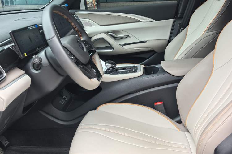 Used BYD Song Pro New Energy 2024 HONOR Edition DM-i 110KM Beyond Model Interior 3