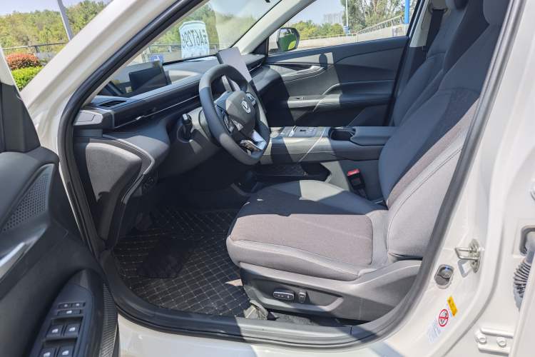 Used Changan Eado PHEV 2025 Smart New Blue Whale 145KM High-Energy Edition