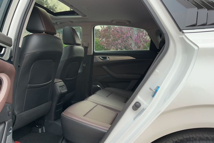 Used CHANGAN Eado 2018 High-Energy Edition 1.6L GDI Automatic Zhenfeng Model China V Standard
