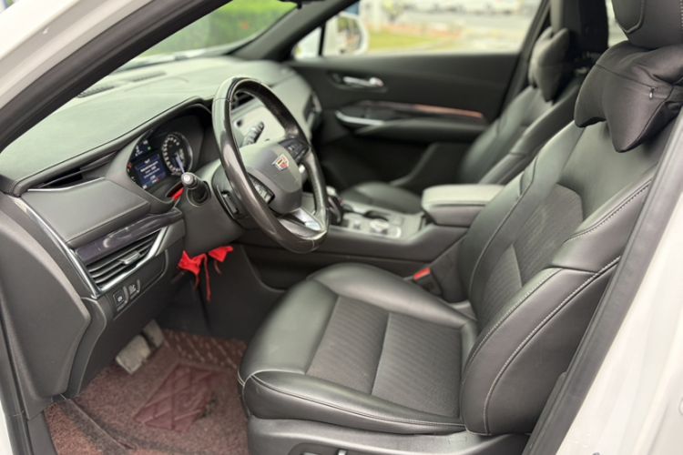 Used Cadillac XT4 2018 28T Two-Wheel Drive Tech Version Interior 2