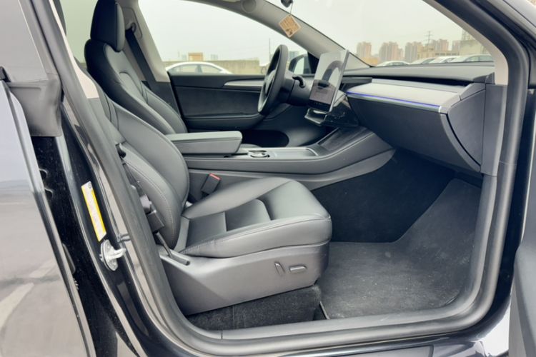 Used Tesla Model Y 2024 Rear-Wheel-Drive Version Exterior 7