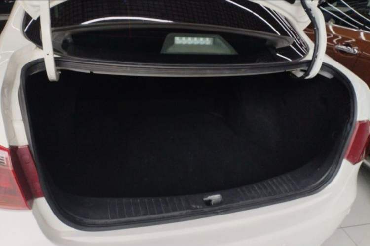 Used Dongfeng Aeolus E70 2021 Revised Version 360H Battery-Swap Edition Trunk