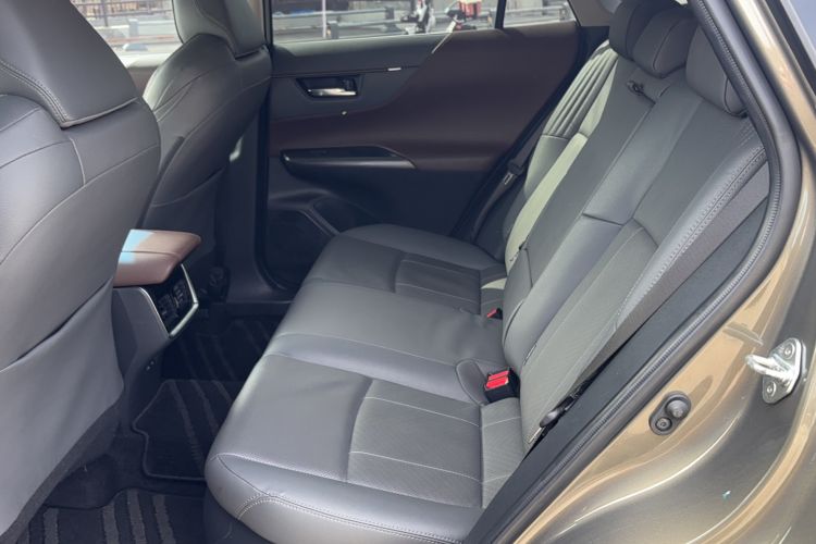 Used Toyota Harrier 2022 Dual-Engine 2.5L CVT Two-Wheel Drive Luxury Edition