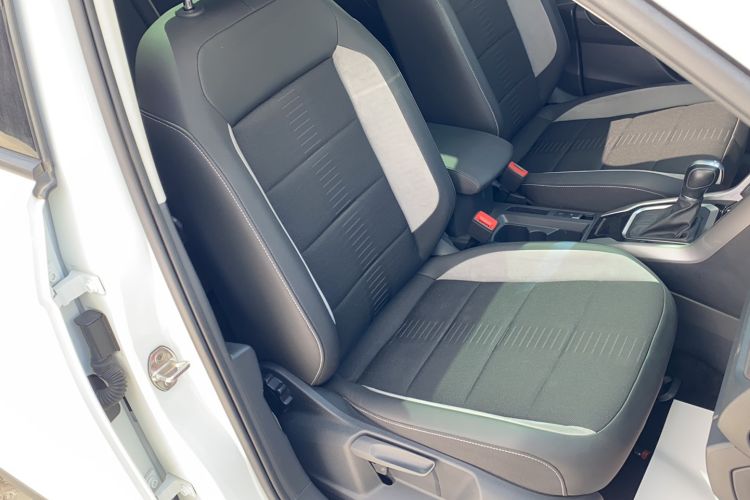 Used Volkswagen T-ROC 2019 280TSI DSG Two-Wheel Drive Advanced Version China VI Standard Right Front Seat