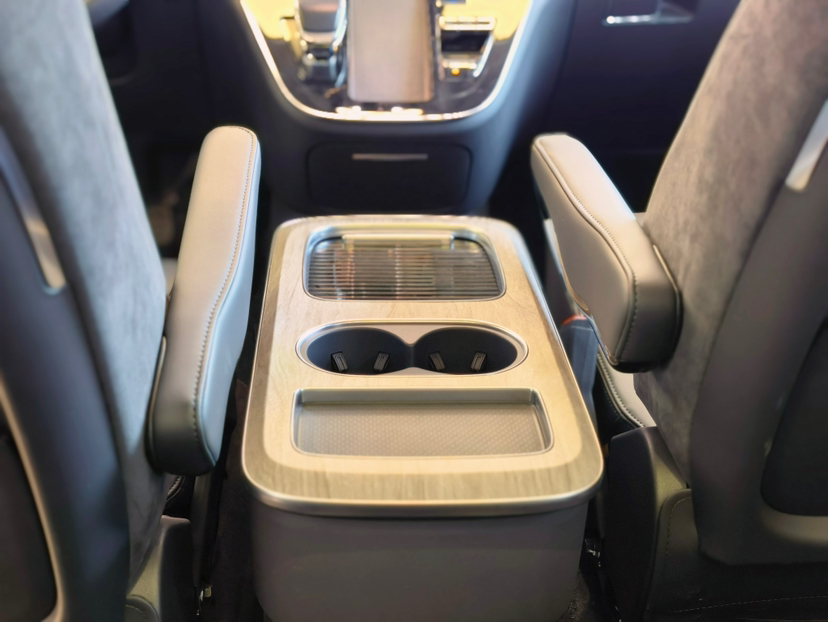 Hongqi HQ9 PHEV 2024 2.0T Four-Wheel Drive Business Edition — снимка 18