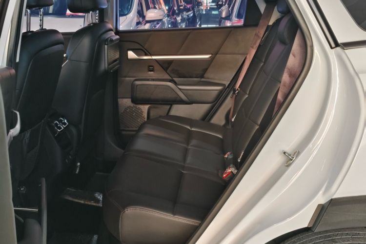 Used Hyundai ix35 2023 Musso 2.0L Deluxe Edition DLX Interior 3