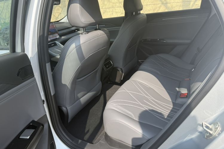 Used Geely Galaxy L6 2025 EM-i 140km Starship Edition Interior 4